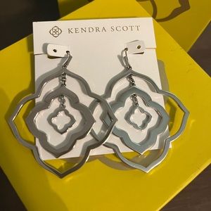 Kendra scott Darenda Earrings HTF GUC Silver